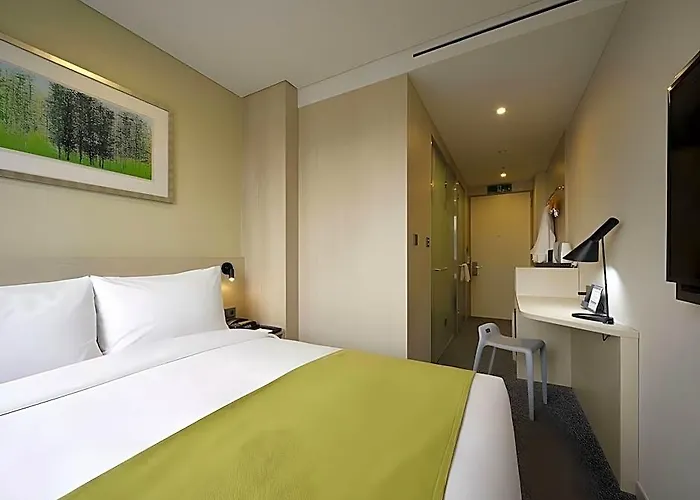 Nine Tree By Parnas Dongdaemun 4*